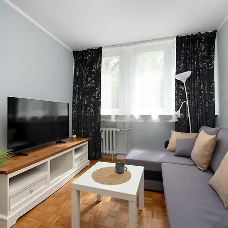 Family With Workspace And 3 Bedrooms By Renters * فروتسواف