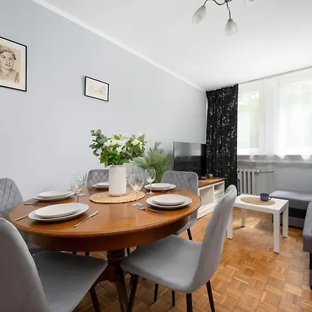 شقة Family With Workspace And 3 Bedrooms By Renters *
