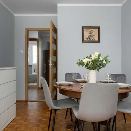 شقة Family With Workspace And 3 Bedrooms By Renters فروتسواف