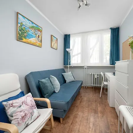 Family With Workspace And 3 Bedrooms By Renters فروتسواف